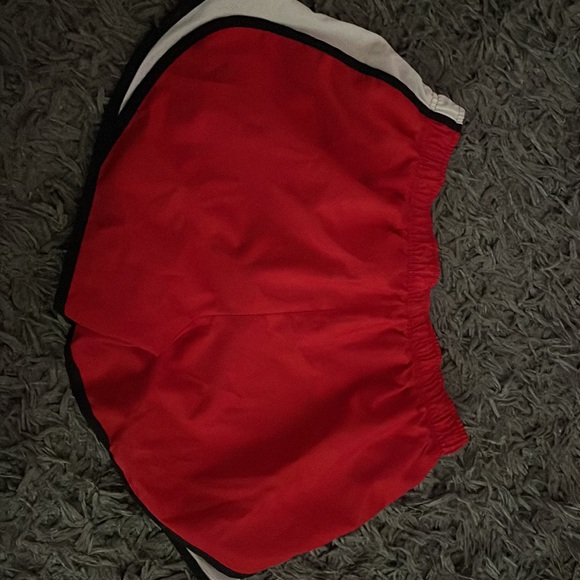 Nike shorts lined - Picture 2 of 4